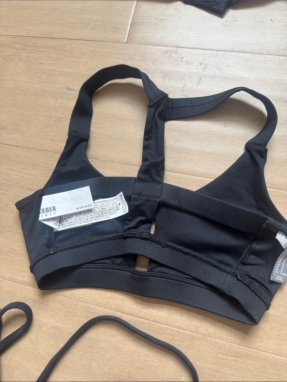 Lot of 6: lululemon athletica Tanks 4 built in bra, athleta bra xs, VS bra 32c - Picture 10 of 11